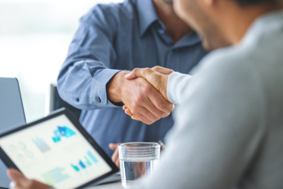 a handshake business deal